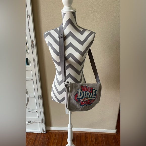 Walt Disney Messenger Bag - Satchel - Picture 2 of 7